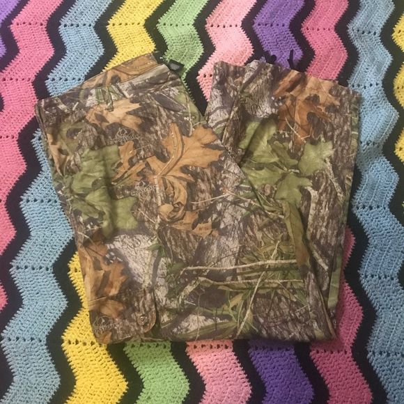 chrimanb's tweet photo. So good I had to share! Check out all the items I'm loving on @Poshmarkapp #poshmark #fashion #style #shopmycloset #ecco #mossyoak: https://t.co/kjZs2b8nW3 https://t.co/ANvds0RT2F