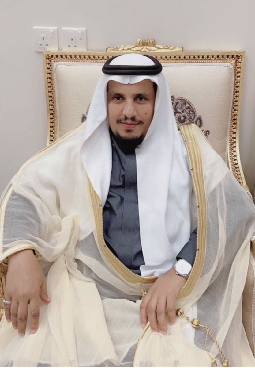 benbeses4law's tweet photo. مرزوق بن غازي ومن مثل مرزوق
 إليا غدت للمرجلةوالتباهي
#شاعر_سليم اللي يكيف هل الذوق
من قبل سوق الكيف بناً وشاهي 
سجل علامة فارقة فارعة فوق
مقنى ويحميها بوجهاً وجاهي 
له منزلا من فعل يمناه مرموق
في قمة الأمجاد شامخ وباهي
وش عاد لو نمدح شهر وأنت مرزوق
الجودراهي منك والشعر راهي
📝 https://t.co/HYsIIcVSlr