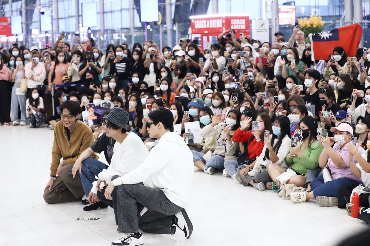 Appleyammy's tweet photo. เดินทางปลอดภัยนะค้าบ หนุ่มๆ F4 ✈️🥰 

#BWDNtoTaipei
#bbrightvc #winmetawin #dewjsu #hirunkit_ https://t.co/9LLkijjA7r