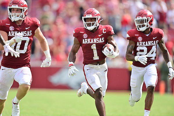 Thereallkingbj_'s tweet image. Beyond Blessed And Honored To Receive An Offer From The University of Arkansas @CoachSFountain @EvanshsFootball @CoachKLang @CoachAJBrooks @A_G_Waseem @KiddRyno_Rivals @Andrew_Ivins @ChadSimmons_ @RazorbackFB #ONERazorback