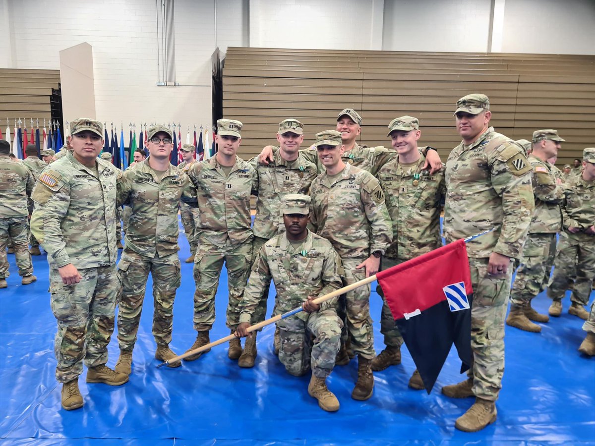 DogFaceScholar's tweet image. Even HHC BDE got in on that E3B action, and crushed it. Great seeing your team do the same out there and getting to meet many of the Soldiers throughout. #ROTM #RaidersFirst #AlwaysOutFront