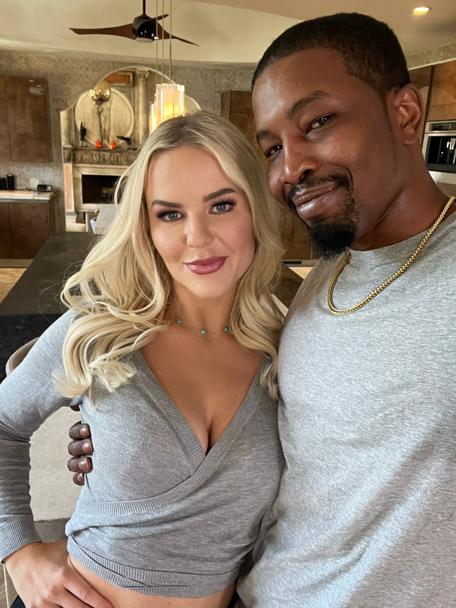 TW Pornstars 1 pic. Isiah Maxwell. Twitter. Fine ass slimthick_vic