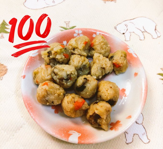 1歳のご飯鍋の具炊き込みご飯(米、豚肉、白菜、大根、ゴボウ、人参zネギ、椎茸、鍋の汁) 