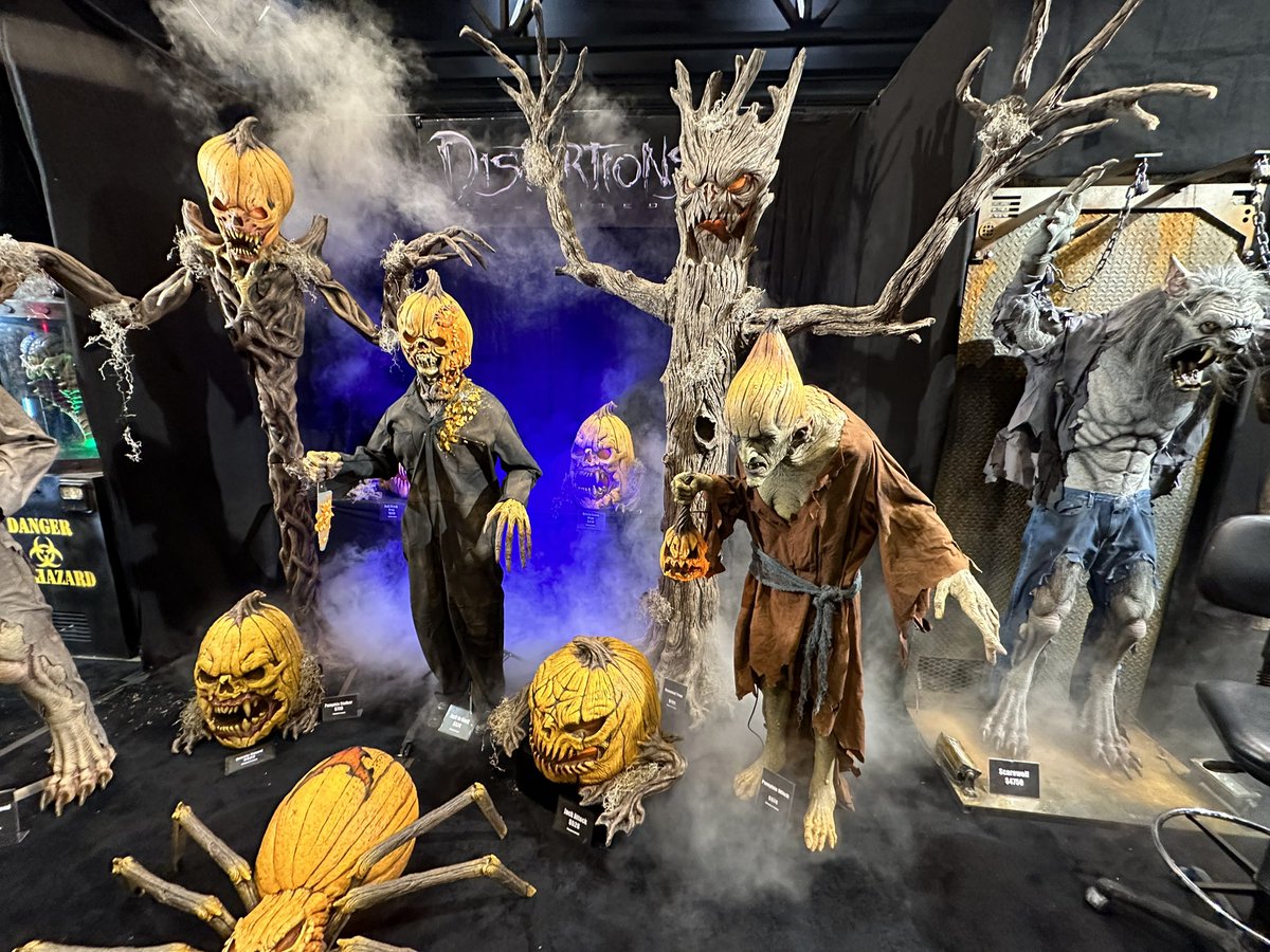 DownrightCreepy's tweet photo. We love creepy pumpkins and there is no shortage at the #transworldhauntshow https://t.co/AsX7H5bb0n