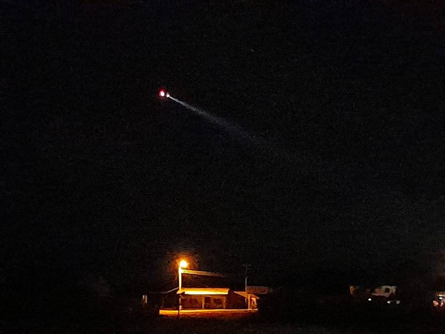 _bobsuruncle_'s tweet photo. #Ecuador🇪🇨 - 03Feb2023
#Police responded to reports of an #unidentified #aircraft flying low over #Chanduy, #SantaElena this morning. Security was staged at the road connecting #Tugaduaja and #Engunga in anticipation of the aircraft landing in the region.
https://t.co/TaZGOZ6ToO https://t.co/esPdhPu5JS