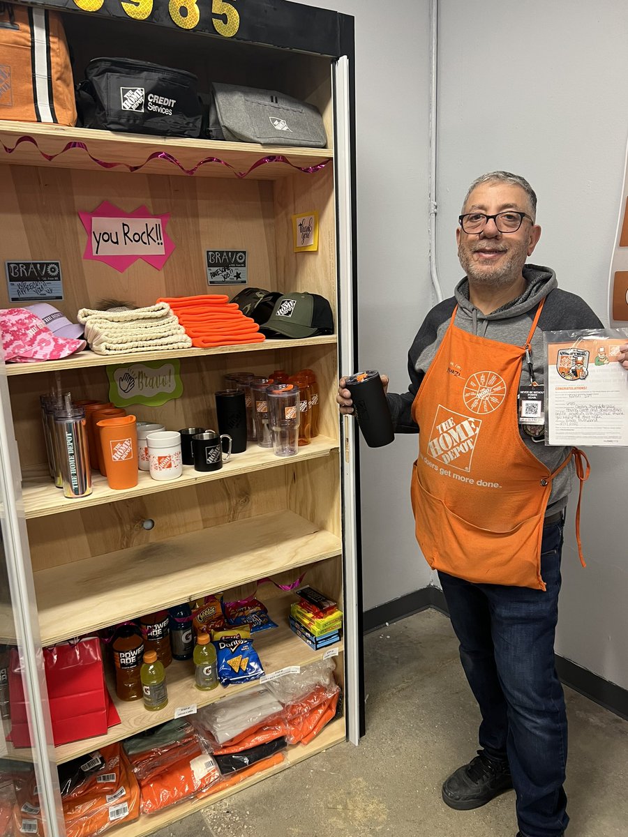 Congratulations to these rockstars for packdown sidekick and laydowns awesome work team 🤓<a href="/CornishaJeffery/">Cornisha Jeffery</a> <a href="/ChinyereThd/">ChinyereTHD</a> <a href="/loisl97/">tonya h</a> <a href="/Jhans818/">Jonathan Barrera</a> #Thd6985 #springvalley