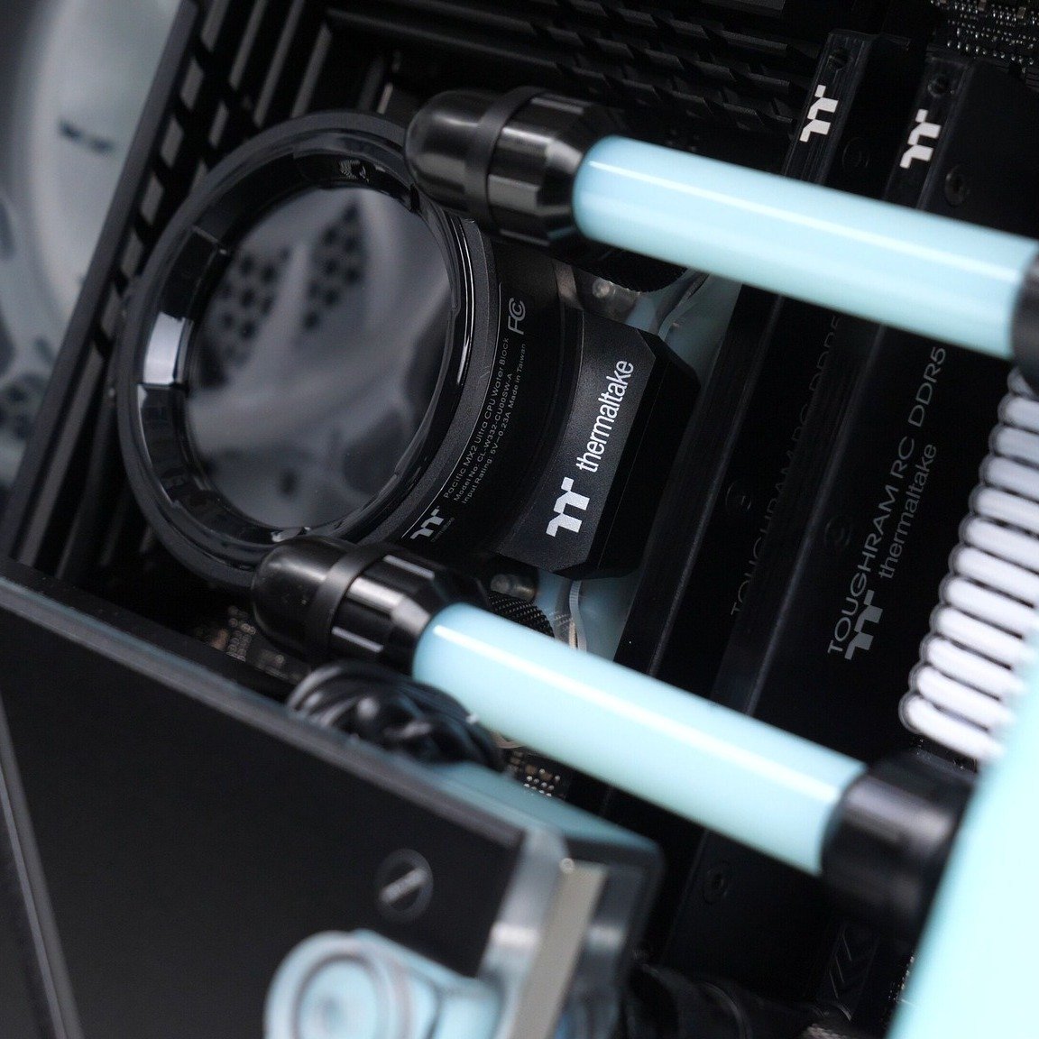 ThermaltakeInc's tweet photo. This build looks nice and clean!
Are you addicted to this build?🤤
By BRO Cooling
🧐Find more:
👉Pacific MX2 Ultra CPU Waterblock
https://t.co/Ih9oAzZnxE
👉TOUGHRAM RC D5 16G*2 4800|5200|5600
https://t.co/DJ6UPntkCs
#TOUGHRAM #TOUGHRAMRC #DDR5 #PACIFICMX2 #CPUWATERBLOCK https://t.co/YePWL70pmz