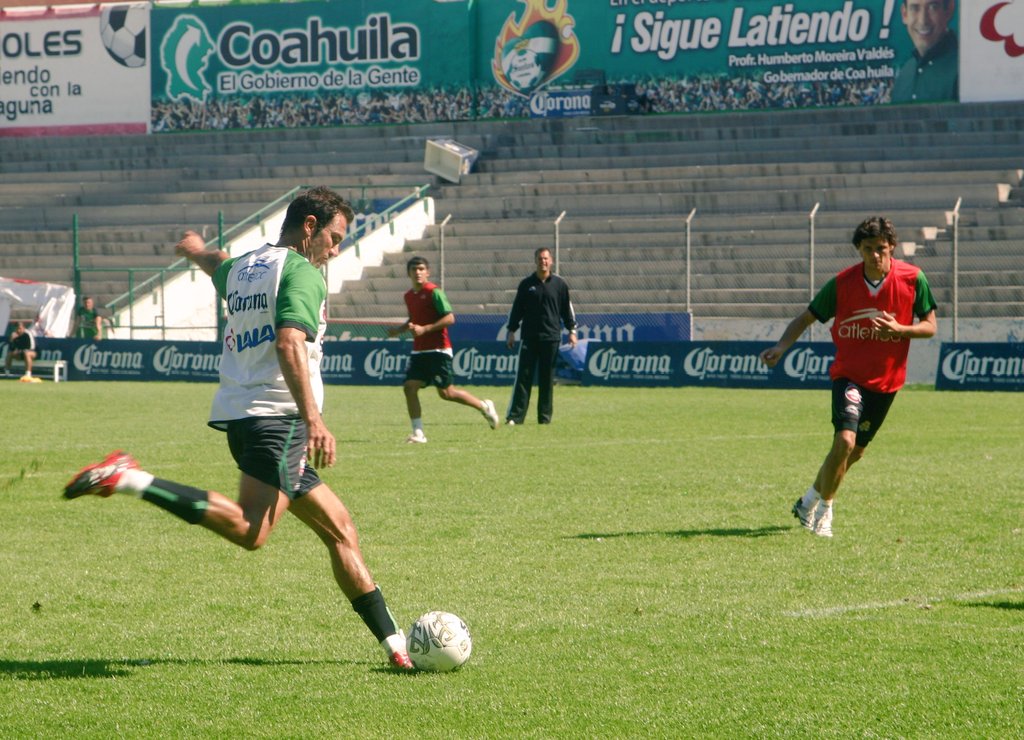 ¿Ya vieron quién anda ahí? #tbt <a href="/ClubSantos/">Club Santos</a>