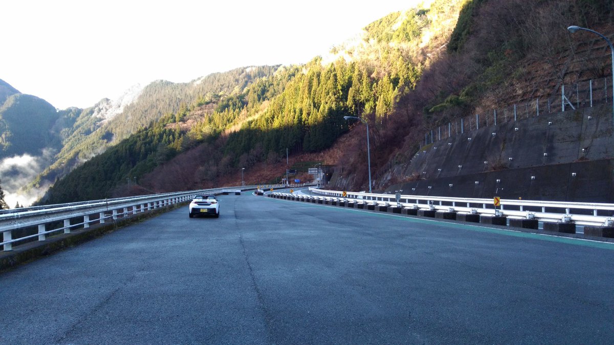 cervo_cn22s's tweet photo. この先ね…( ˙꒳˙ )
だいぶ様変わりしたみたいだから久しぶりに行きたいなァ…🤔
#S660
#R152
#酷道
#兵越峠
#兵越林道
#国道152号
#国道474号 ?
#中央構造線
#青崩峠道路
#草木トンネル
#草木ランプ橋
#建設費180億円
#三遠南信自動車道 https://t.co/bABxeWoQqv