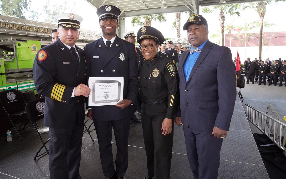 MiamiDadeFire's tweet photo. The largest recruit class in #MDFR history was sworn-in as probationary firefighters on Friday morning at the #MDFRClass150 graduation ceremony. 53 firefighters received their silver badges, marking the end of formal training that began last June.
๐ธ: https://t.co/KleiyqDfTj https://t.co/31txDFV2ZE