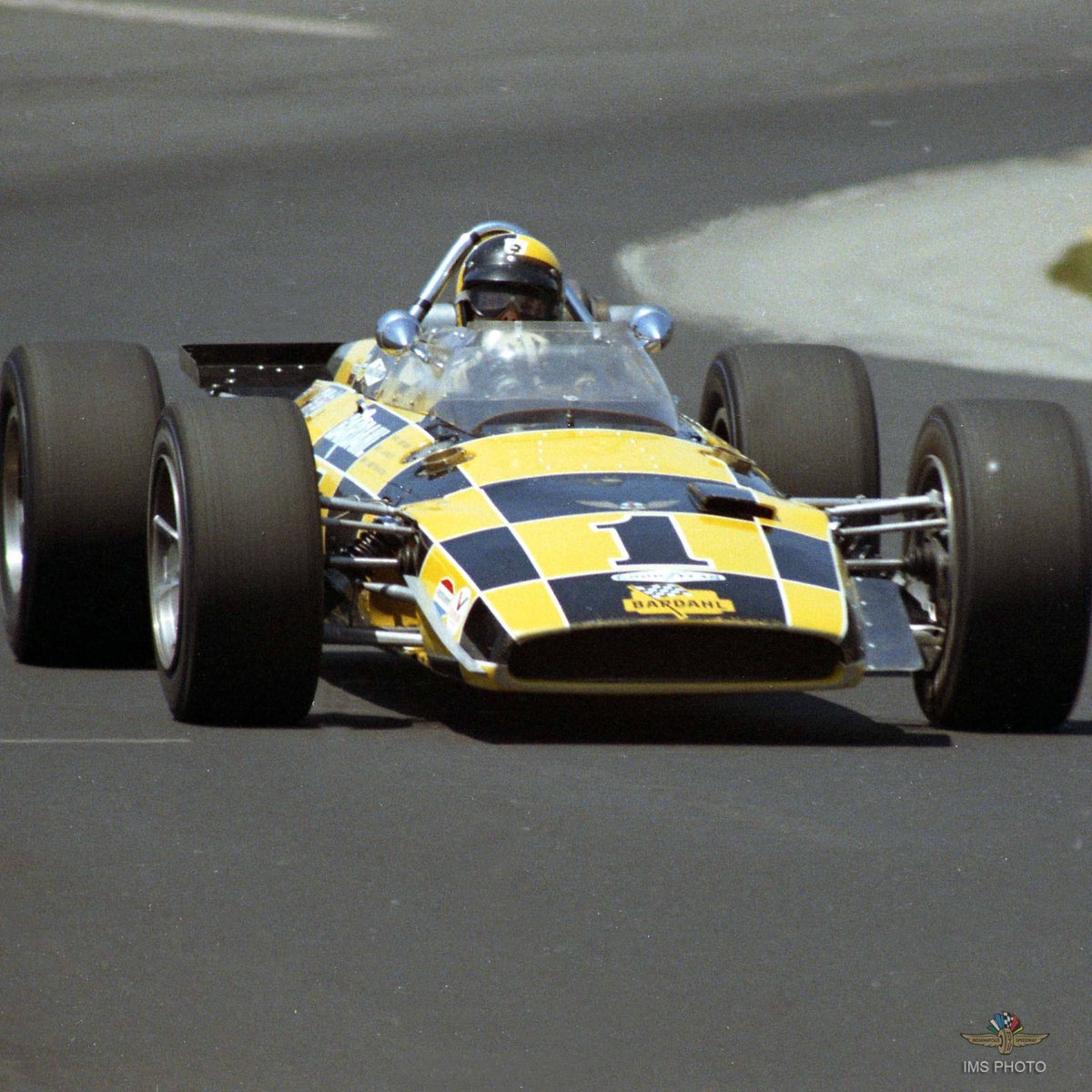 TT_GrahamHill's tweet photo. @IMSMuseum: '1960s | Livery Vote!
What’s your favorite? Comment below!

1965 | Jim Clark | Lotus/Ford
1966 | Dan Gurney | Eagle/Ford
1967 | Graham Hill | Lotus/Ford
1969 | Bobby Unser | Lola/Offy

#Indy500 | #IMSMuseum … https://t.co/eIEdzj2ZTh, see more https://t.co/hF8tMd4e7U