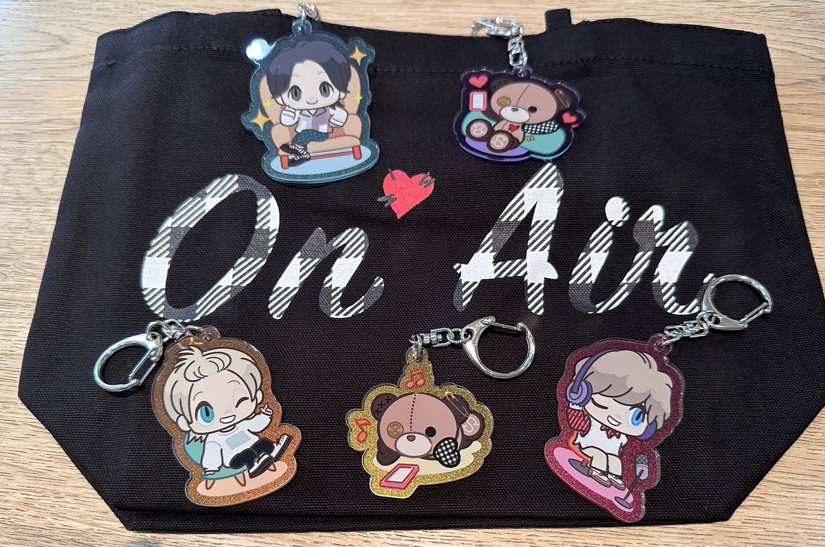 fuku5_8's tweet image. SSAppからスクラッチグッズ届きました！
かわいい！

黒髪しゅたさんも当たって嬉しい✨
@SHUUTY_ss 様とのmeetsを思い出してドキドキしてしまいました🤭🍁
#ShutaSueyoshi 
#SSApp