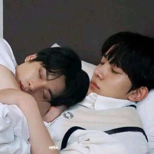 HEEJAKE AU | Consíguete un novio 

2 TEMPORADA.

La tensión es tan grande que podría explotar una supernova: la relación de Hêęs.êung y Jun.gw0n está al borde del colapso, el corazón de R1ki está dividido en dos y J4ke está seguro de dos cosas: que siempre ha querido a Sun.gh00n+