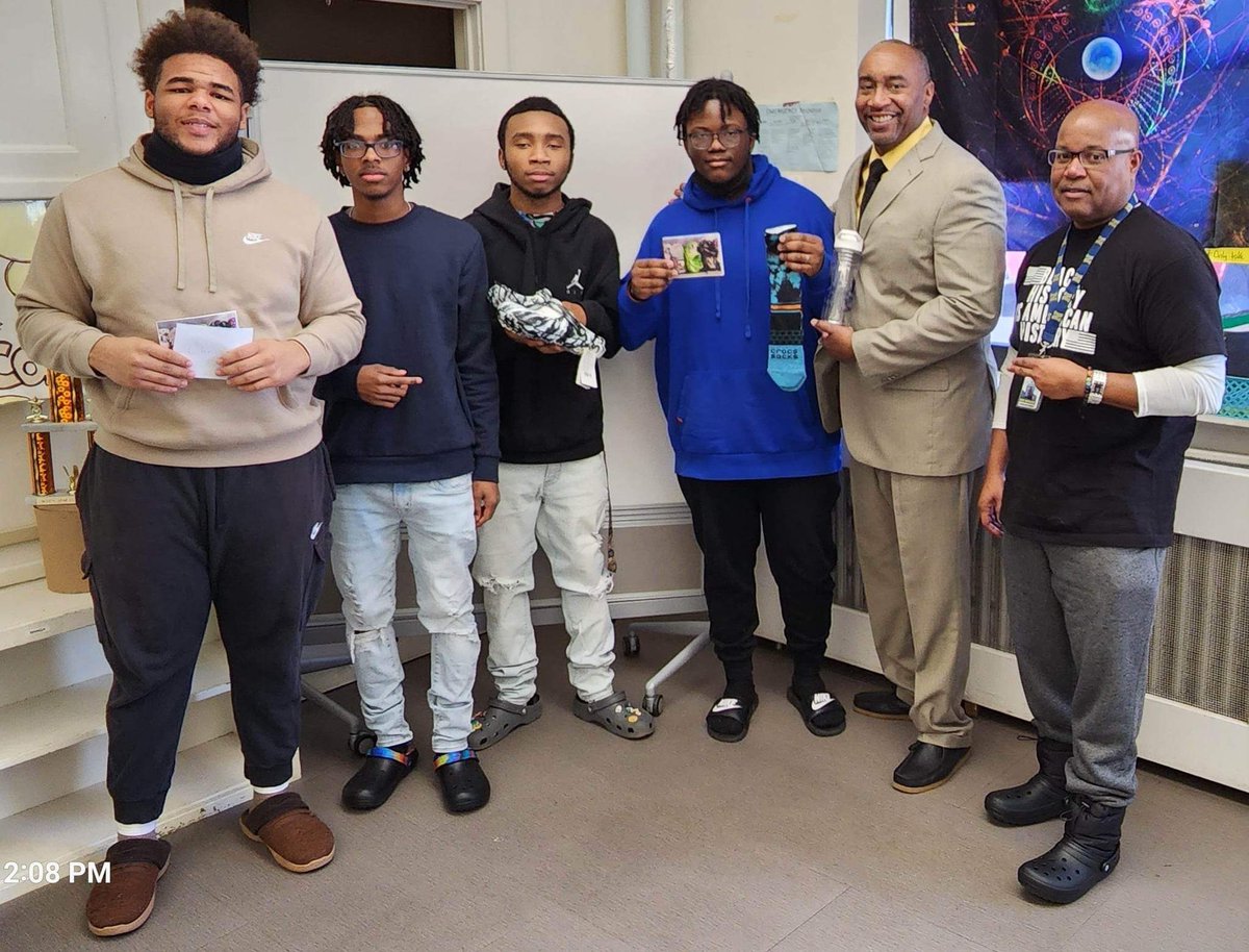 NFAWest's tweet photo. Thank you to @DrAAlston from @NYSMBK for visiting our MBK students at NFA West! Dr. Alston shared important topics that had a significant impact on our young men! @newburghschools @bigpiclearning @JackielynManni1 @NFAWestMBK https://t.co/1wPH4TtJar