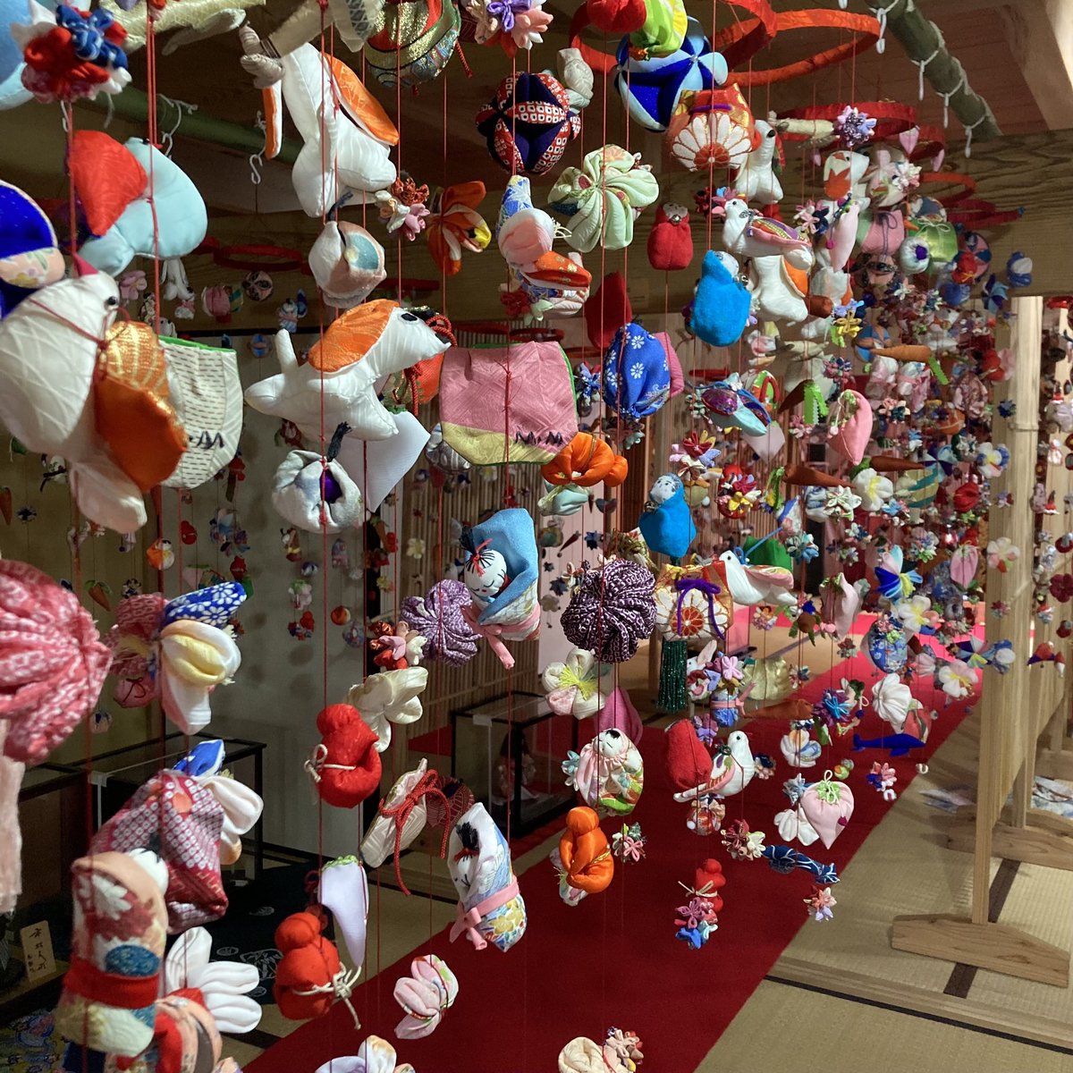 natsu56794814's tweet photo. \ 本日より!鵜沼宿のひな祭りがスタート🎶 /
本日2月4日(土)〜3月5日(日)まで、中山道鵜沼宿脇本陣にて開催!
#岐阜県 #各務原 #gifu #kakamigahara #街歩き #中山道 #鵜沼 #鵜沼宿 #unuma #古い建物 #ひな祭り #ひなまつり #hinamaturi #吊り雛 #飾り雛 #tsuribina #着物 #古布 #kimino https://t.co/p4ubZ4es2Z
