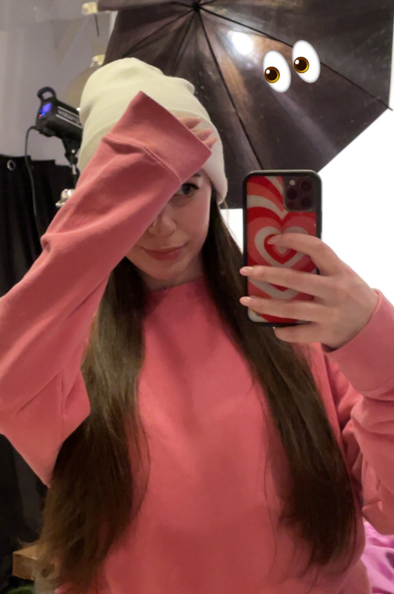 hanniexxrose's tweet photo. MERCH LEAK MERCH LEAK https://t.co/j6MVkNTM0u