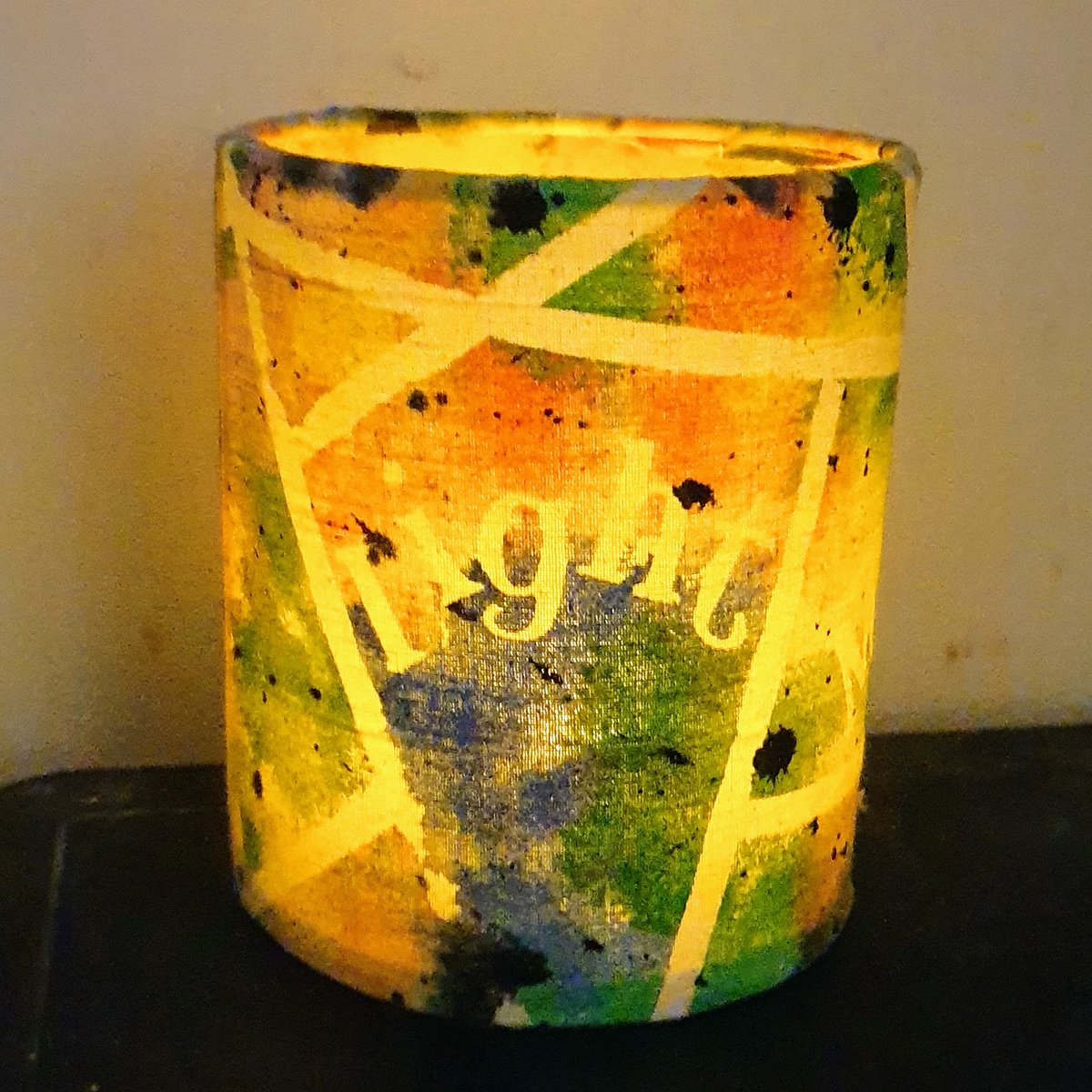 Make a Tea light Lantern

Step-by-Step Instruction 
Paint the Lantern &amp; construct
Includes all Materials &amp; a LED tealight
Drink &amp; Biscuit inc.

Drop off Session
Ages 9 years +

slapndashbooking.as.me/lantern-worksh…
#HalfTerm #WhatsOn #ThingsToDo #activities