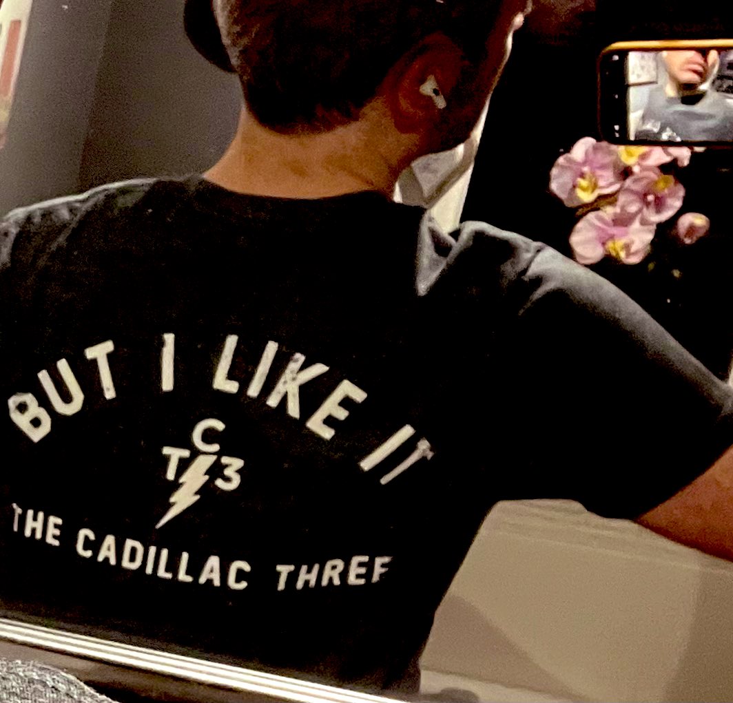 _albo__official's tweet photo. … coz I know it’s only #COUNTRYFUZZ , but I like it !!! … only way to spend yer Fri nite is to listen to @thecadillac3 🍻⚡️⚡️⚡️ https://t.co/ZwxS1PmpDX
