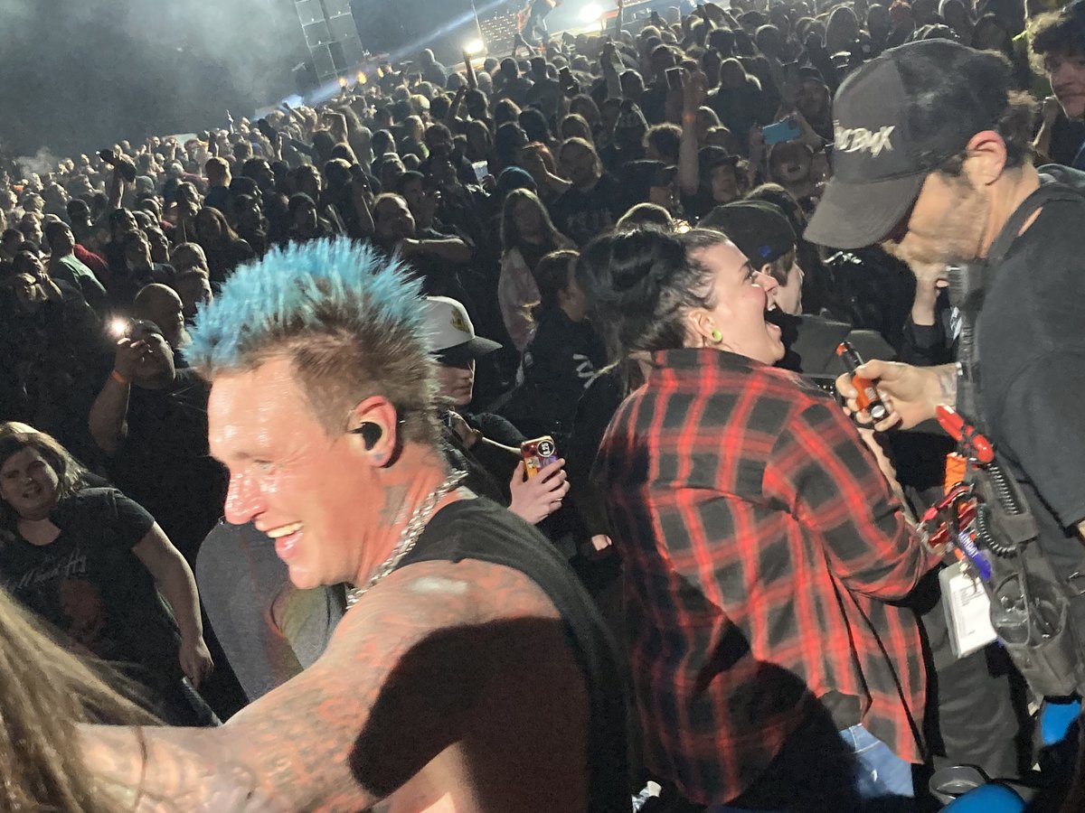 athompsonbeats1's tweet photo. https://t.co/rq6HzBWrXA @paparoach Last night in Hamilton for Rockzilla.@JacobyShaddix Owned that show https://t.co/41E6fG8rQa