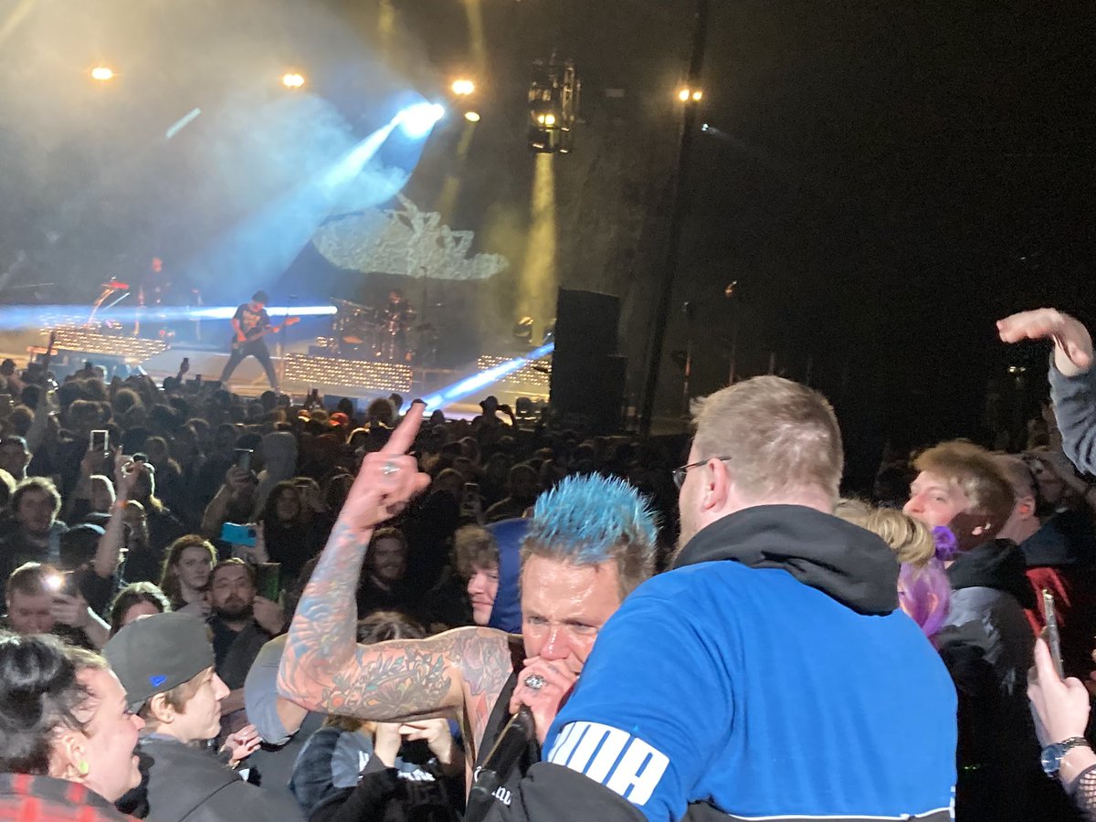 athompsonbeats1's tweet photo. https://t.co/rq6HzBWrXA @paparoach Last night in Hamilton for Rockzilla.@JacobyShaddix Owned that show https://t.co/41E6fG8rQa