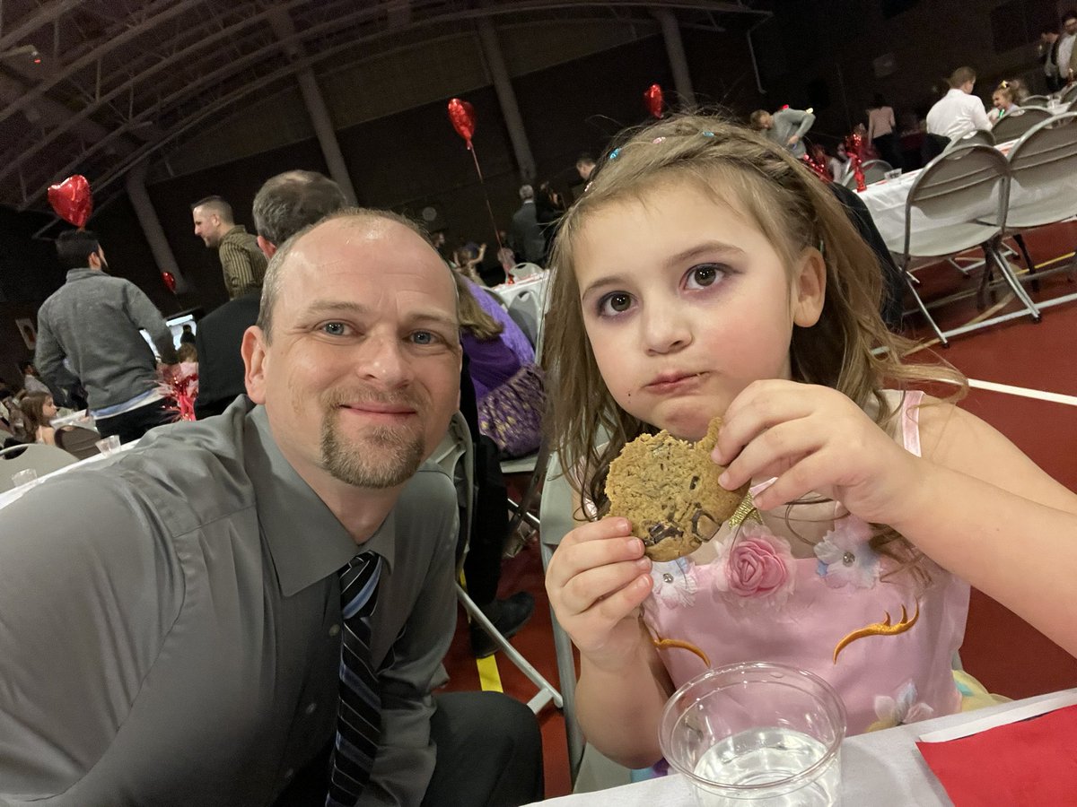 n_martini42's tweet image. Having so much fun at #DaddyDaughterDance ❤️❤️❤️