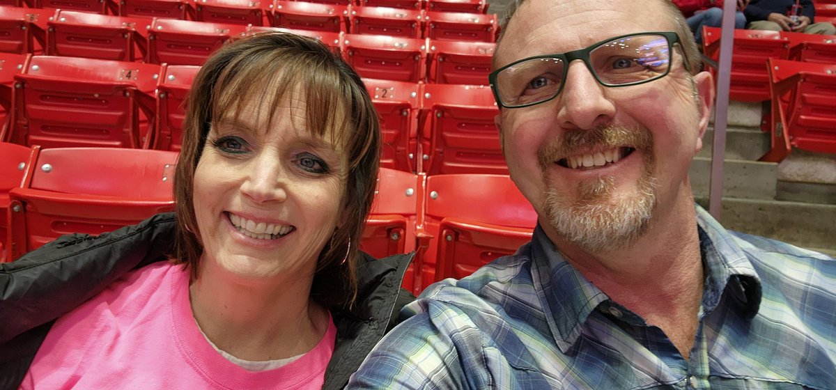 allenatco's tweet photo. #Redrocks
Our favorite night. Go Utes. https://t.co/40R6USMeW4