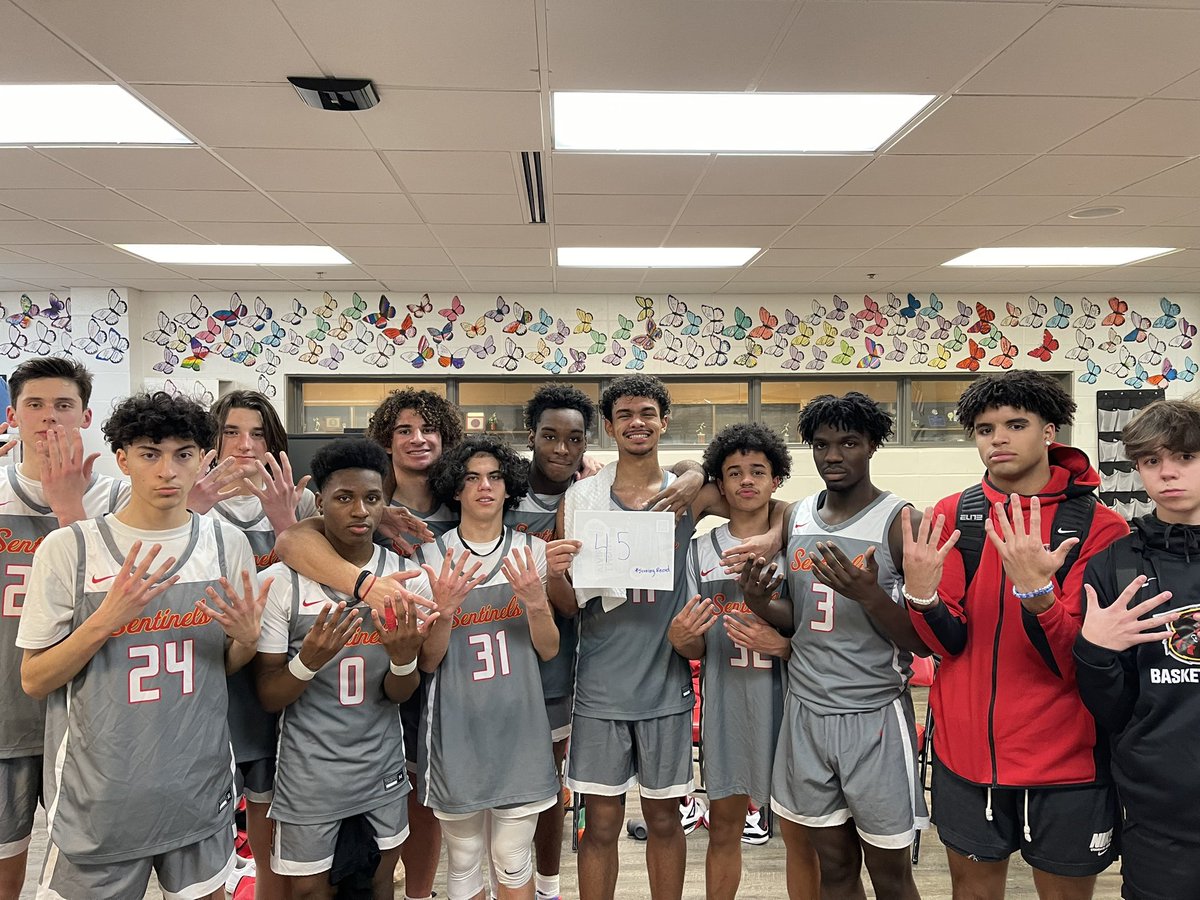 SteillyHoops's tweet photo. Big time congrats to senior TyShawn Cordon for breaking the school record for most points in a single game in Steilacoom HS boys basketball history!! On Tuesday night (1/31/23) Ty scored 44 points against Orting HS to break a 21 year old record previously held by Kendrick Holley. https://t.co/IGQnCgsDXD