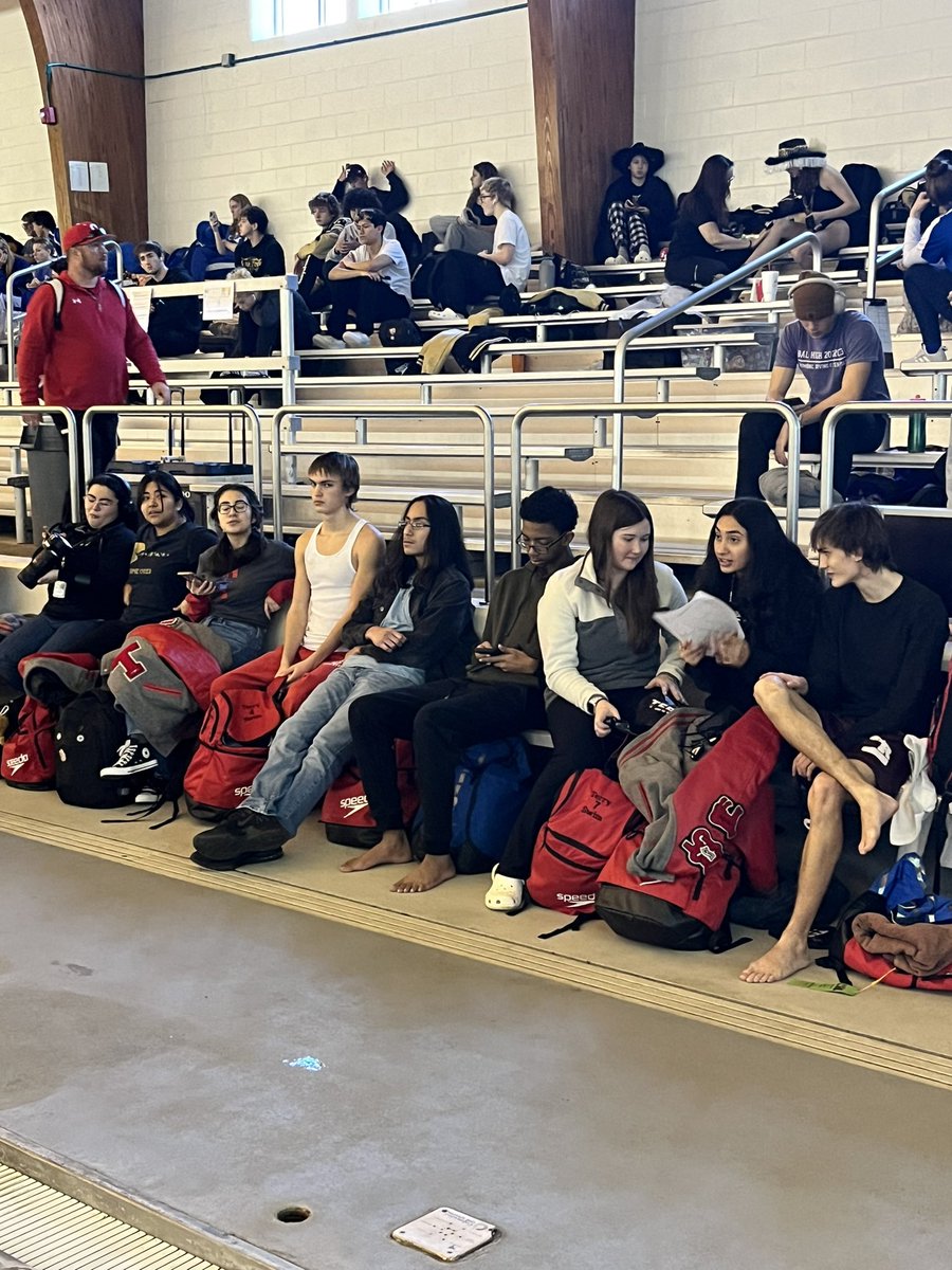Congratulations to our relay teams that swam today at Prelims.
Our girls will swim the A finals Saturday after placing 7th today with a 12 second drop in time. 
Our boys will  swim the B finals after dropping 2.5 seconds to place 10th. 
Great swims today team!