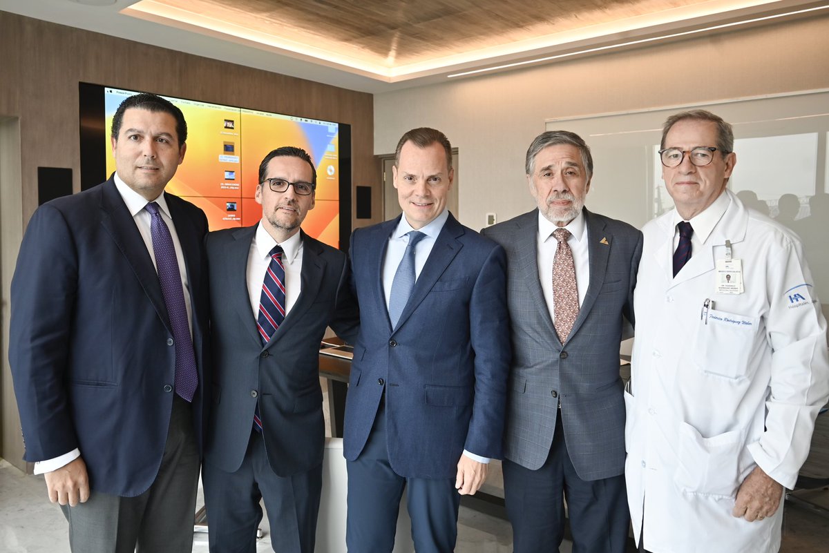 Iniciamos las sesiones generales de enseñanza con: “Un futuro que estamos haciendo realidad”,ponencia del Lic. Olegario Vázquez Aldir, Presidente Ejecutivo de Grupo Empresarial Angeles, en la que presentó los avances en la transformación que iniciamos en Hospitales Angeles.