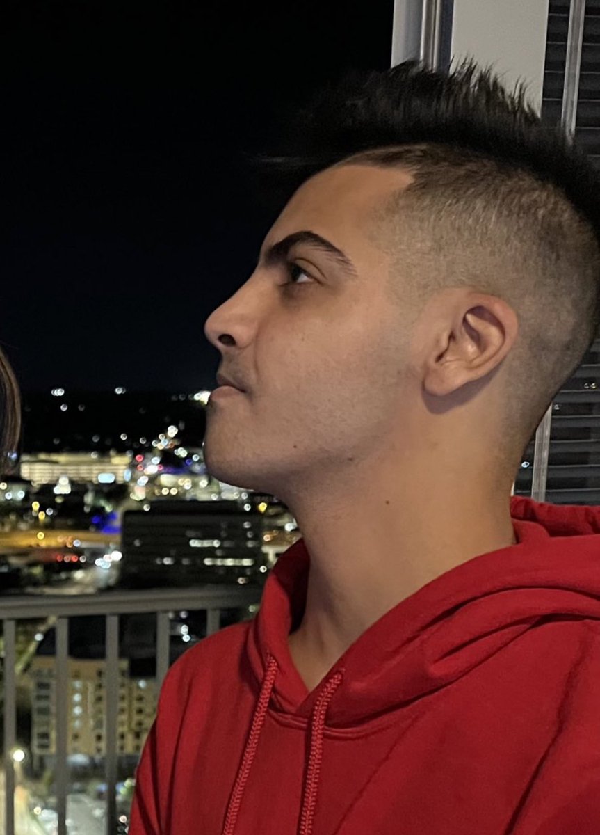 JustVurb's tweet photo. @BadBoyHalo @Skeppy get u a man that looks at you like this https://t.co/tDysAIH9lN