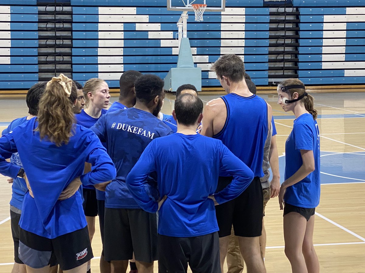 Nephro_Sparks's tweet photo. Lets go @IMResidencyDuke great game against @uncimchiefs #DukeFam 

1-0 next game at @DukeU https://t.co/pHnLbYajLC