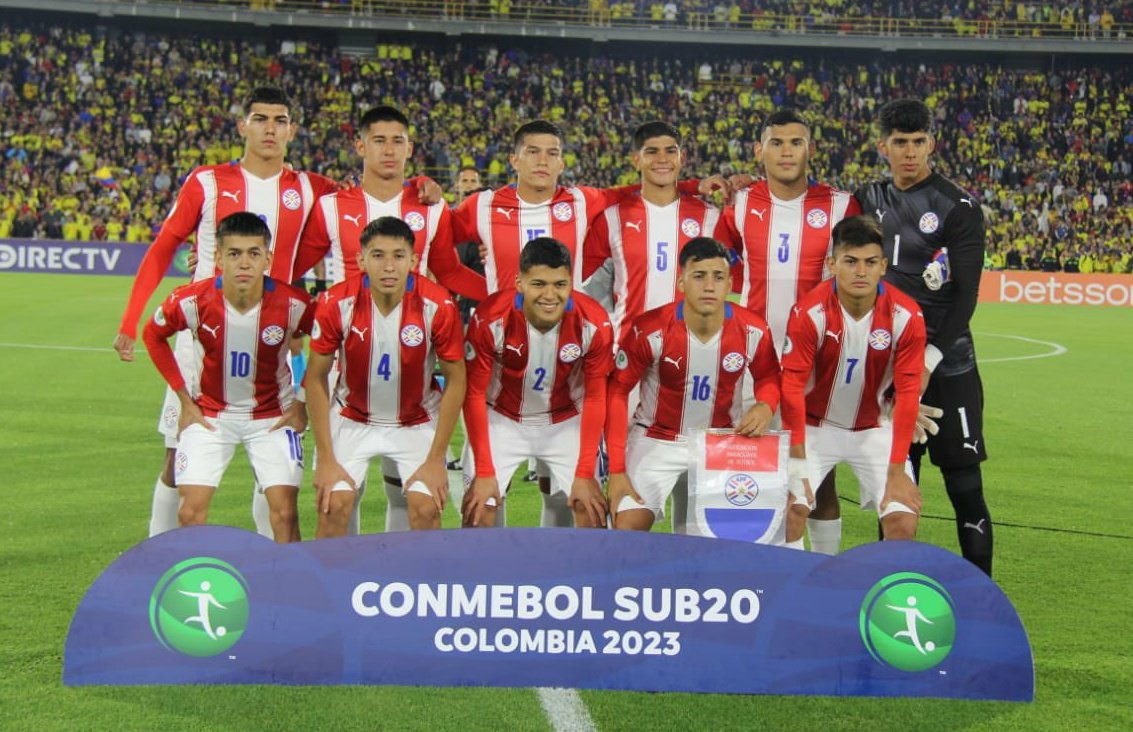 Algunos comentarios en GEN:

"A Gamarra hay que sacarlo del área, es un peligro para nuestra propia defensa".

"Querés salir jugando con tu mejor jugador, que es Mati Segovia, pero tiene un metro veinte".

"Otro desacomodado es Alan Nuñez, no marca".

🤨 Todas a los jugadores...