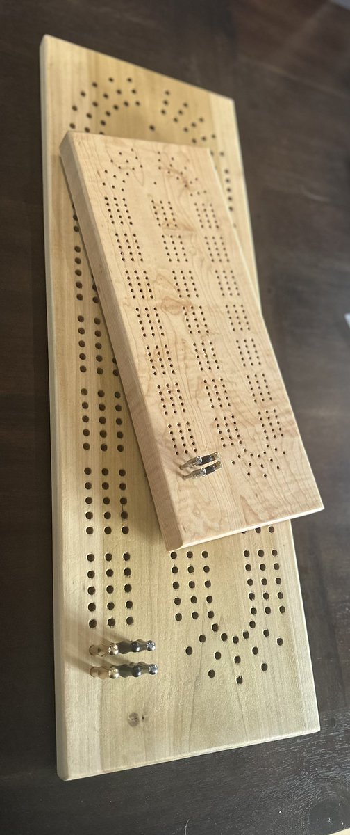 rooftopwood's tweet photo. Here’s the end result - gorgeous oversize poplar cribbage board!  I’ve including a regular-size maple crib board for reference. 
#woodworking #handmade #handmadegifts #etsy #crib #cribbage #cribbageboard #newwestminster #newwest #rooftopwood #shoplocal #rooftopwood https://t.co/MzCr2r3aB6