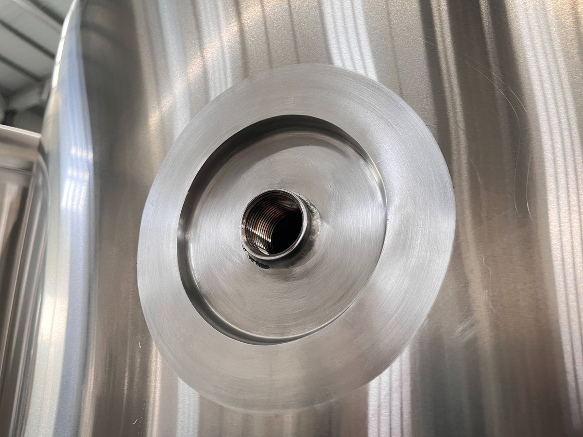 cnbrewequipment's tweet image. These are three 7BBL conical fermenters with carbonation stone and spunding valve for US customer, if you are also interested, please contact:
Email: carol@micetbrewing.com
Whatsapp: +86 166 5312 8336
#fermenter #fermentationtank #conicafermenter #CCT #unitank #brewingequipment