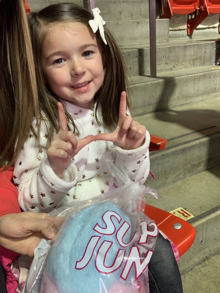 CallieCornilles's tweet photo. Let’s go Red Rocks!! @UtahGymnastics #redrocks https://t.co/GUQhrge88p