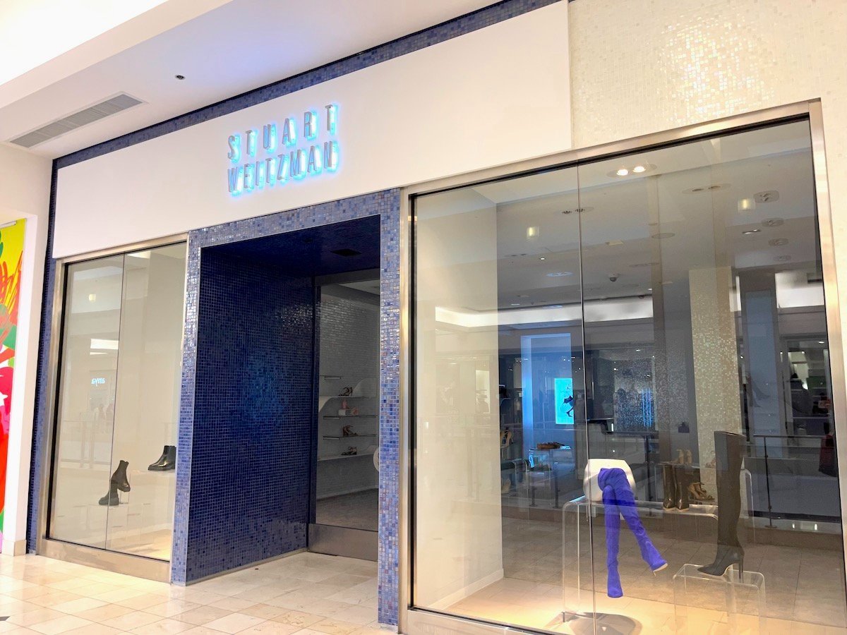StoreReporter_'s tweet photo. This week in Store Reporter: 
🪴💄#Rewild plant shop and #EverBody derm spa open at #CabinJohnVillage.
🚛🏋️‍♀️The scoop on that construction project next to #LifeTimeRockville.
👠#StuartWeitzman closes its doors at @WestfieldMON mall.
It's all right here: ⬇️
https://t.co/jFlRblE3vD https://t.co/jaIWaODZ2n