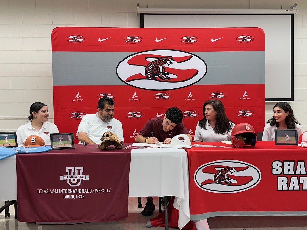 officially a dustdevil <a href="/TAMIU_BSB/">Dustdevil Baseball</a> <a href="/SharylandBaseb1/">Sharyland Baseball</a> #dustem🤘🏼