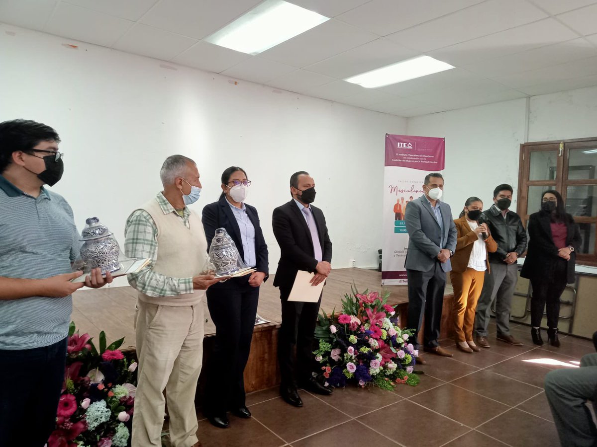La Coalición de Mujeres por la Paridad de Género y el <a href="/ITETLAX/">ITE</a> realizan el Taller: “Masculinidades” impartido por especialistas de  <a href="/GENDESAC/">GENDES, A.C.</a> al personal del OLPE e integrantes de partidos políticos.
Con <a href="/NDIMx/">NDI México</a> <a href="/DHcipe/">CIPE</a>