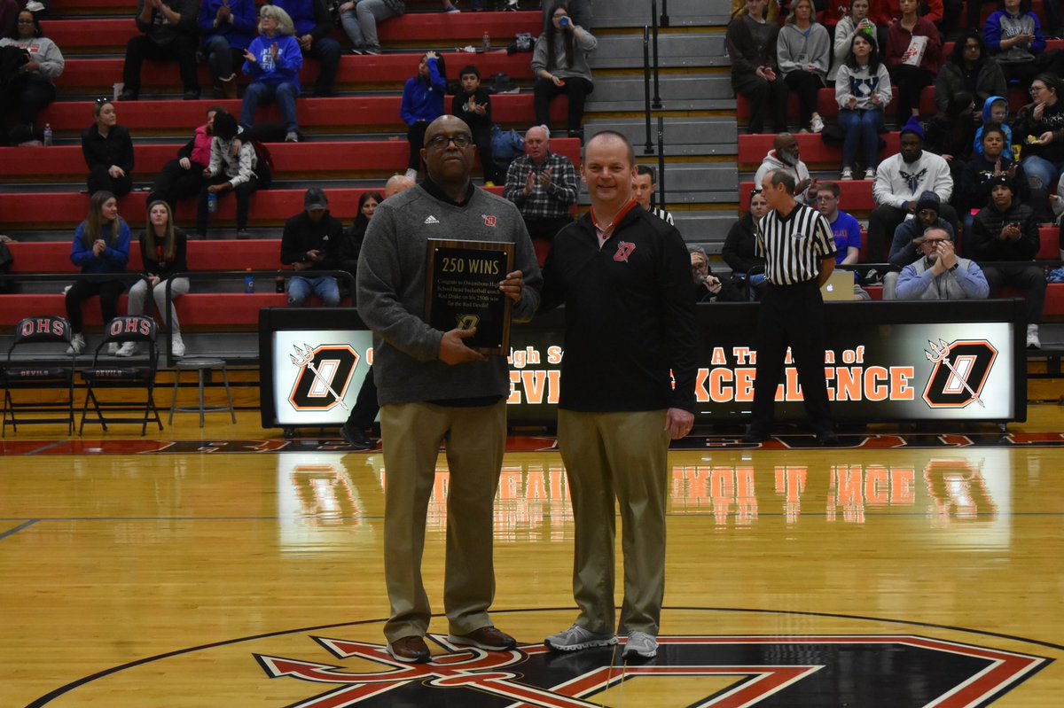 Prior to tonight’s game against Apollo, Owensboro Head Coach Rod Drake for his 250th win that he earned in December. This makes him the 3rd winningest boys basketball coach for the Red Devils program, passing Lawrence McGinnis.