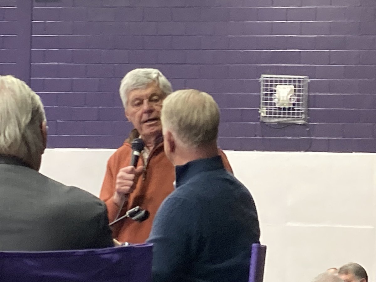Before Joe Burrow, the Bengals had a couple of great qb’s in Boomer Esiason and Ken Anderson. Both were at the Elder Stag tonight. Great stories!@WCPO
