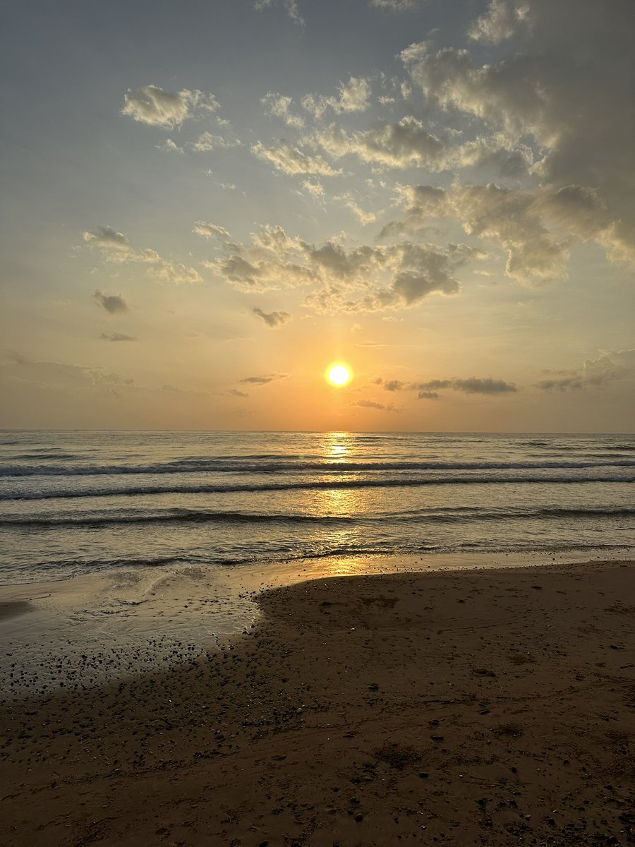 Bank_mondop's tweet photo. Sunrise from Thailand🌤️🌅 https://t.co/gJvM8hUSyH