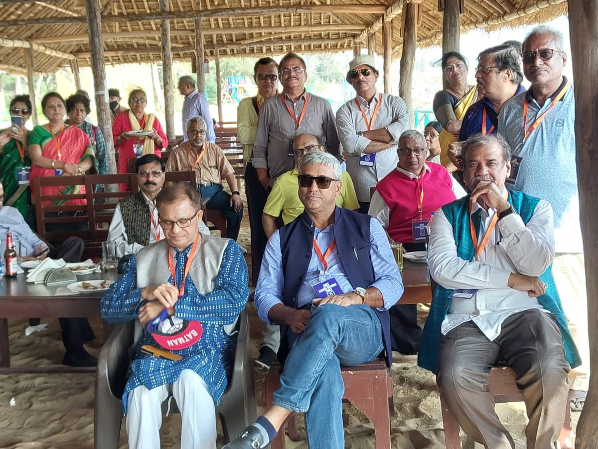 In JNU global reunion along with Friend Harun Rashid Khan& ex-chief secy and JNU alumni sh Asit Tripthy at Lotus Resort Puri @Rashmir52987261 @bjd_odisha @CMO_Odisha @navvvtis @Er_Sujit_Swain