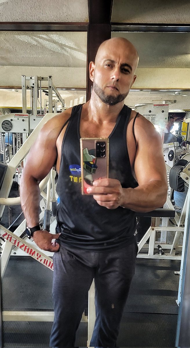 angelorunner's tweet photo. La salud vale más que el aprendizaje.
#personaltrainer #fitness #cardio #workout #Bless #training #muscle #beactive #fitnessaddict #active #strong #motivation #lifestyle #health #male #getfit #coaching #puertorico #weigh #mensphysique #fitover50 #pt #daddytrainer #vascularity https://t.co/ZcvEr4TBFv