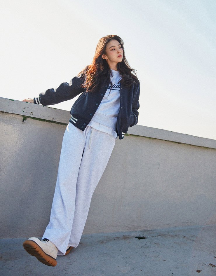 hansoheeglobal's tweet photo. Han Sohee (#HanSohee #한소희) for Giordano Korea https://t.co/BxmNCktr3M