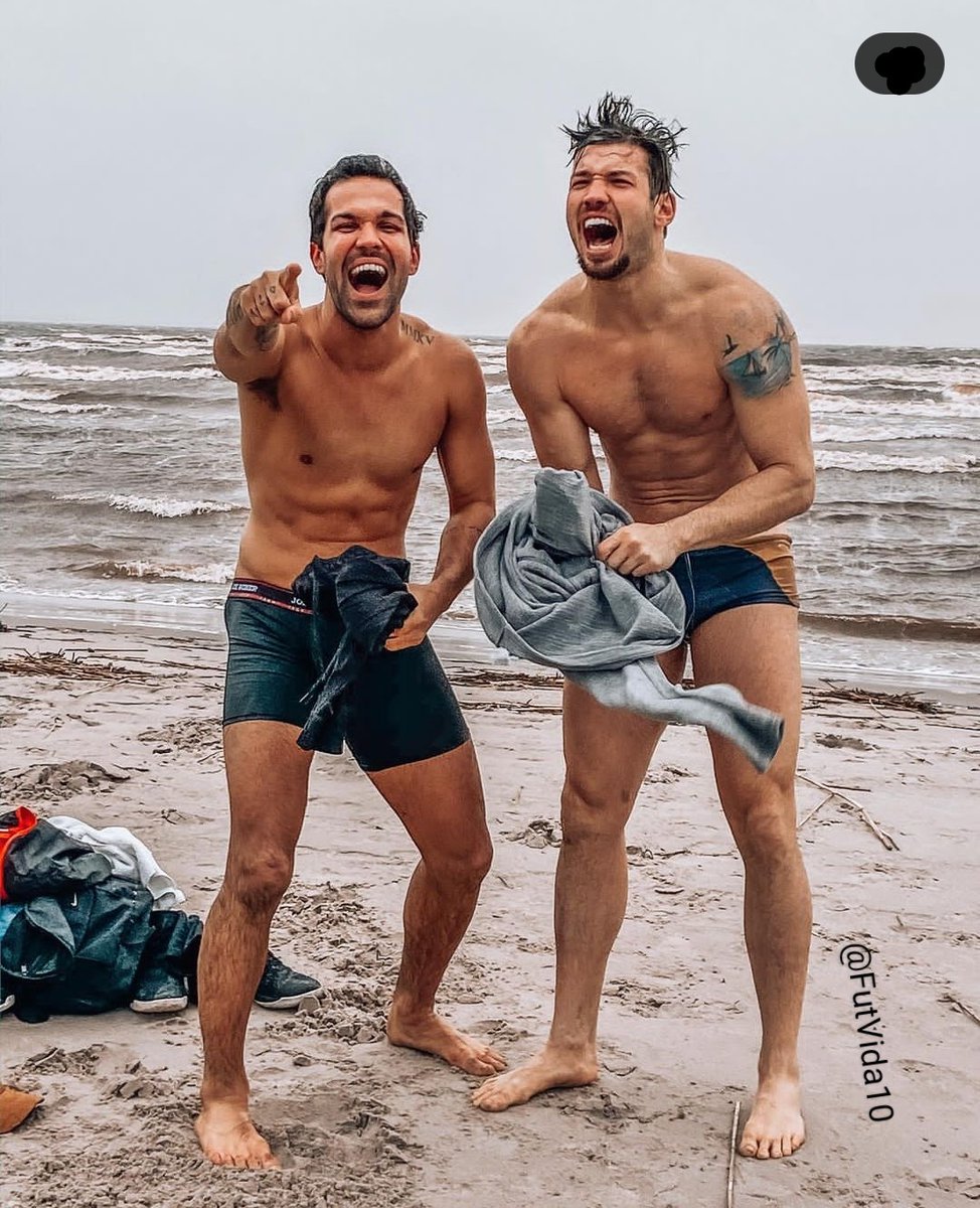 FutVida10's tweet photo. O levantador Vitor Macedo e o ponteiro Ygor Ceará são muito gostosos.
🏐🏐🏐😈😈😈
#Volei #Volleyball #Volley #Gostosos #Cueca
#Levantador #VitorMacedoFV #BKTromsø #YgorCearaFV #YgorDuarteFV #Ponteiro #VolejbalovýklubPříbram #Sunga https://t.co/hHePTqNs4h