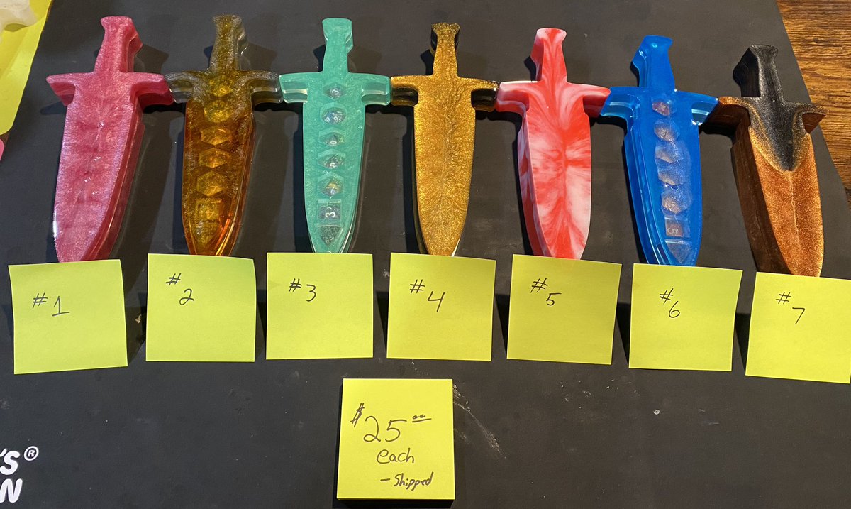 chadfops's tweet image. Hey #ttrpg Twitter, I’ve been experimenting with making some dice boxes. I have seven available for sale. $25 gets you the dagger of your choice with a random set of dice shipped anywhere in the USA. DM me. First come first served. #dice #dicebox #gaming #rpg