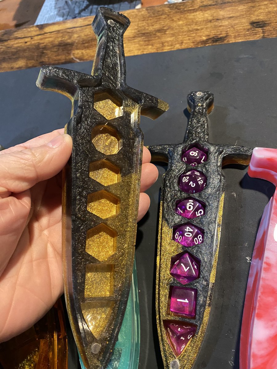 chadfops's tweet image. Hey #ttrpg Twitter, I’ve been experimenting with making some dice boxes. I have seven available for sale. $25 gets you the dagger of your choice with a random set of dice shipped anywhere in the USA. DM me. First come first served. #dice #dicebox #gaming #rpg