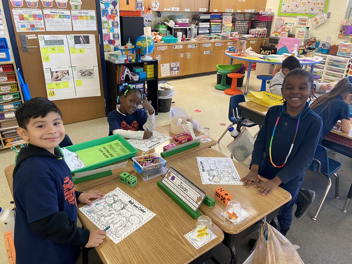 mrs_santore's tweet image. 100th day of Kindergarten fun!! We loved our 100th day centers today!! #SpaghtIsGreat #KinderCrew