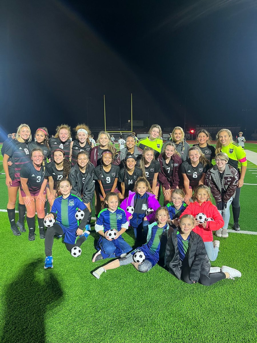 LadyOilerFutbol's tweet photo. 1-0 dub in the Pearland Derby! Great goal from Aya and a team effort to hold the shutout💪🏻 https://t.co/xvfzRlSYKE