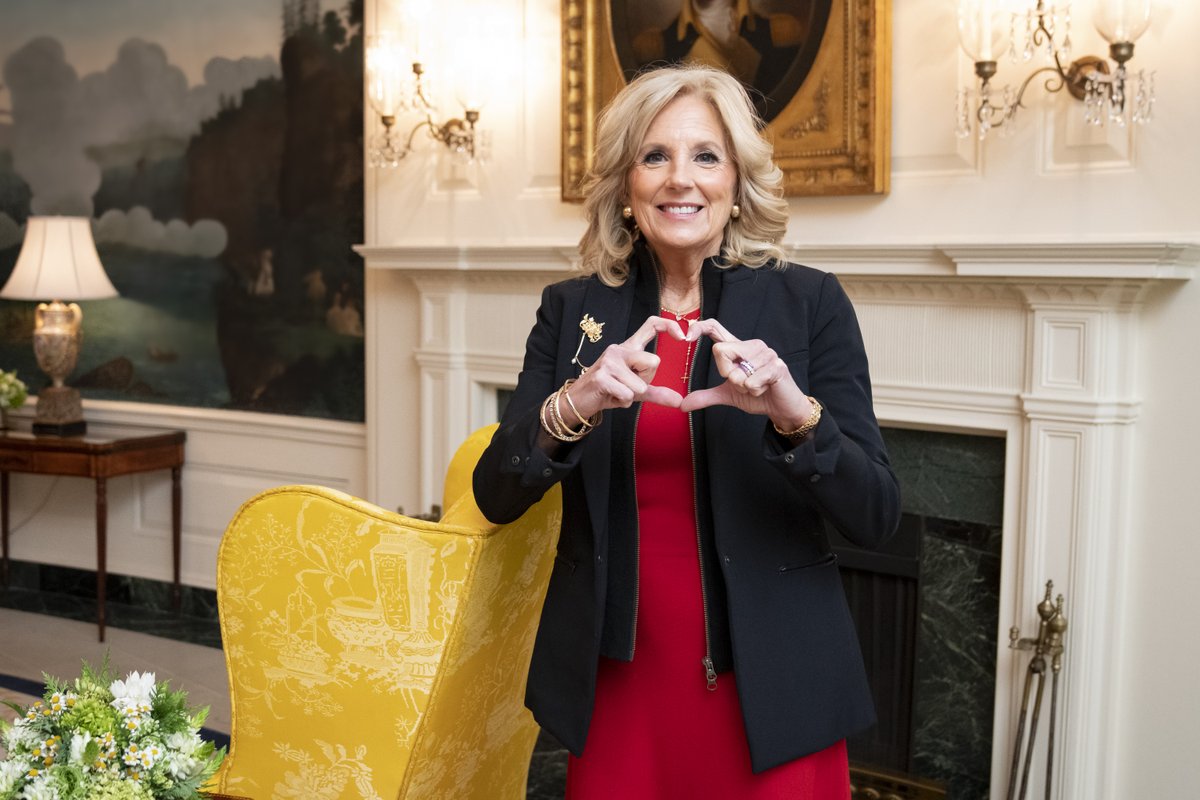 Proudly wearing red today to join @nih_nhlbi in reminding all Americans to take care of our cardiovascular health. ❤️ #WearRedDay